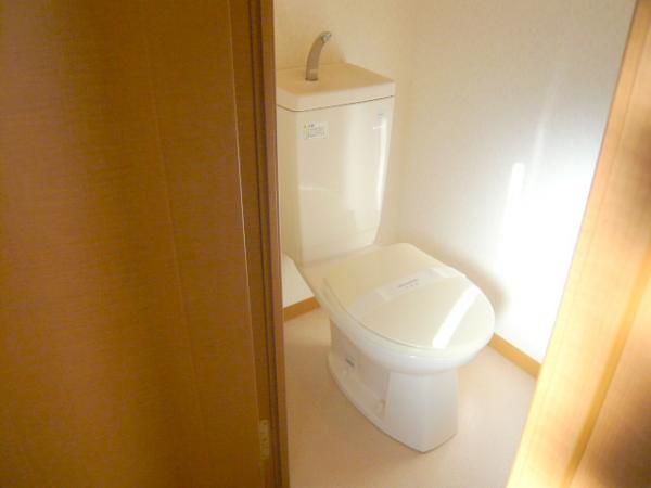 【トイレ】　バス・トイレ独立タイプ！※室内写真は同物件他室です。