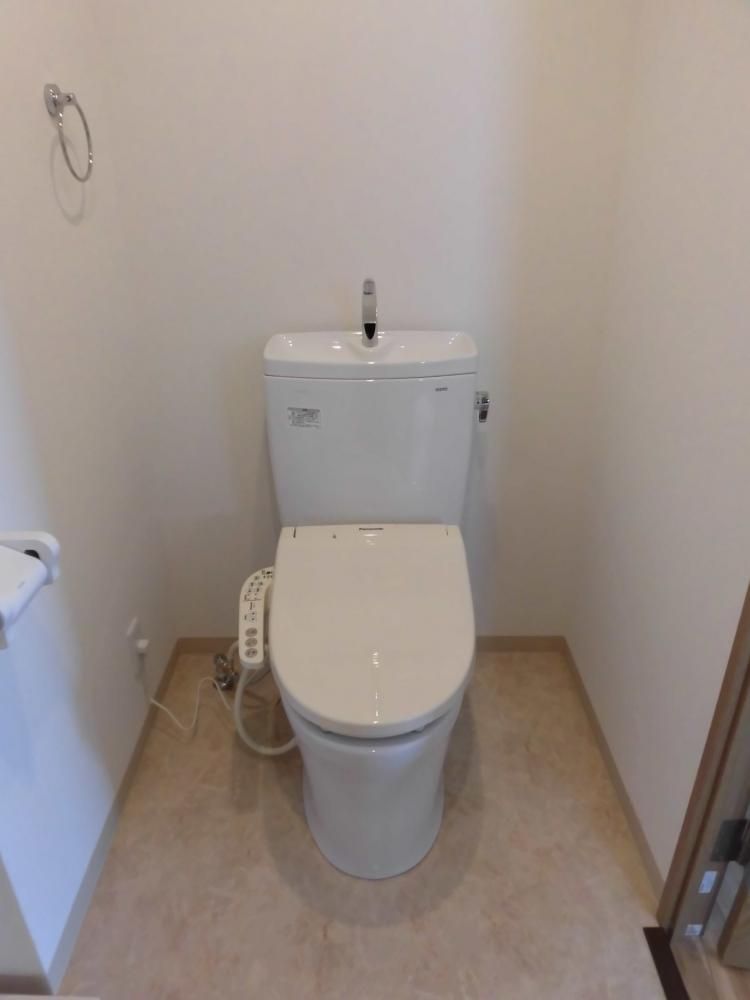 【その他設備】　トイレには快適な温水洗浄便座！