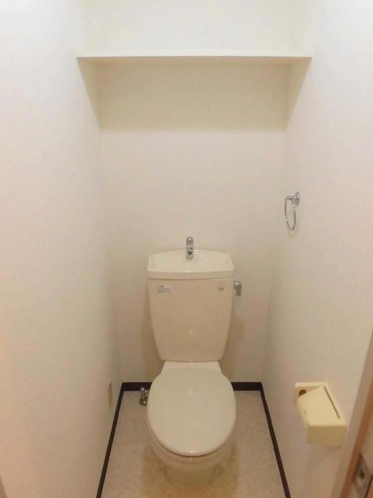 【トイレ】　※写真は同物件他室です。