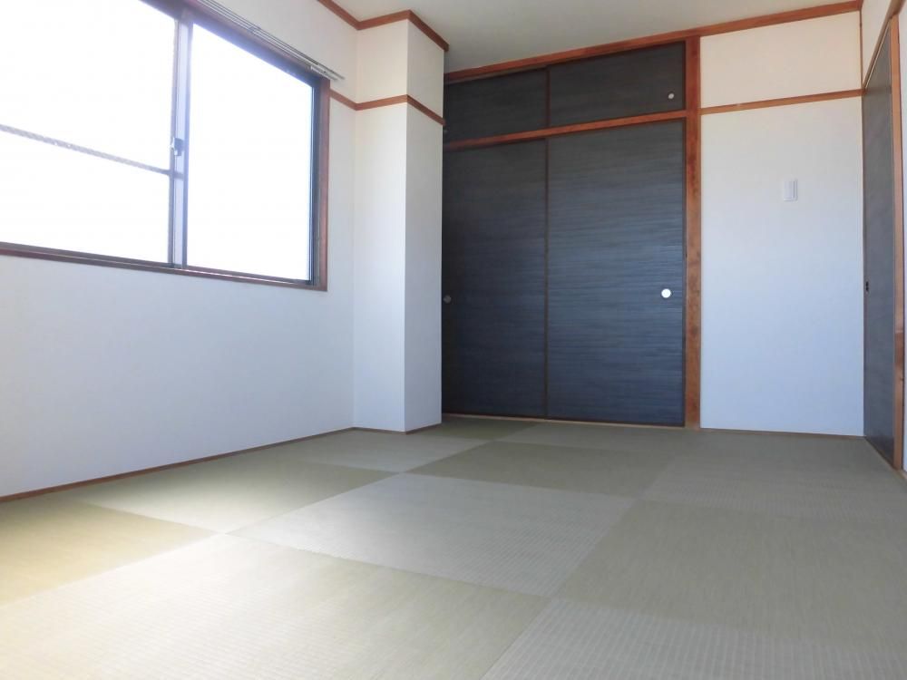 【その他部屋・スペース】　琉球畳調のタイルでオシャレ♪