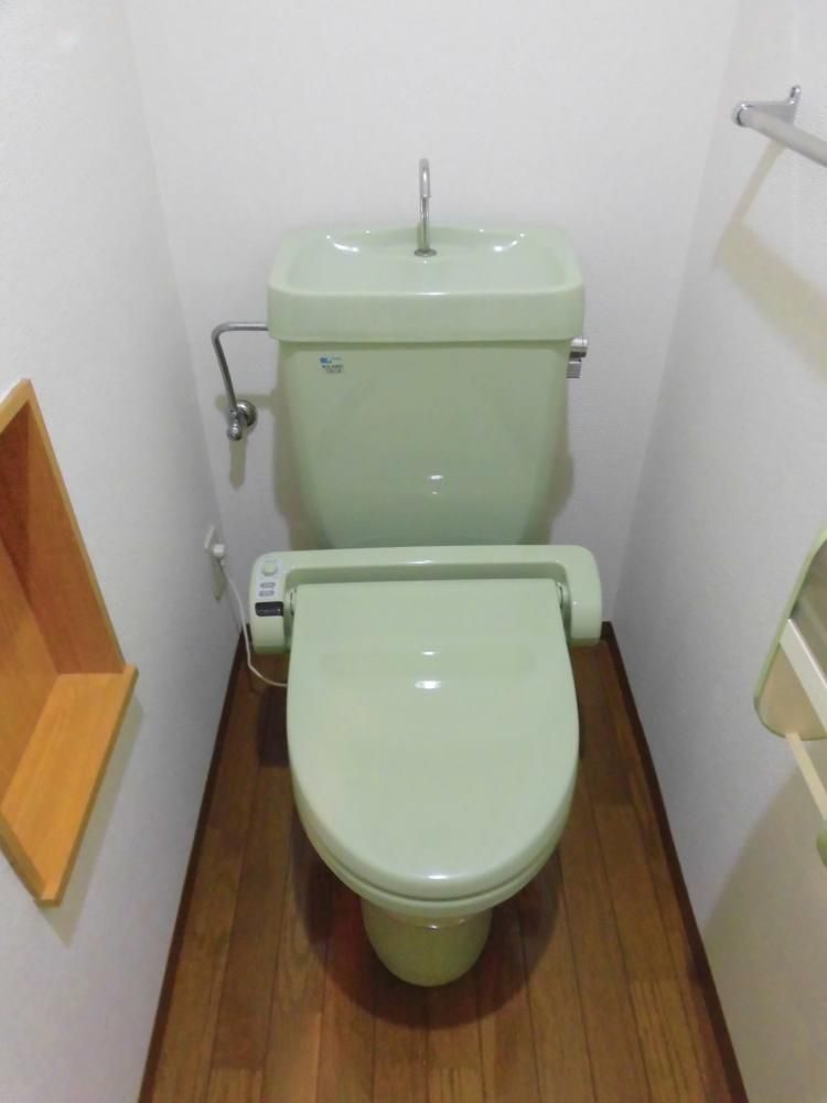 【トイレ】　冬でも快適な暖房便座