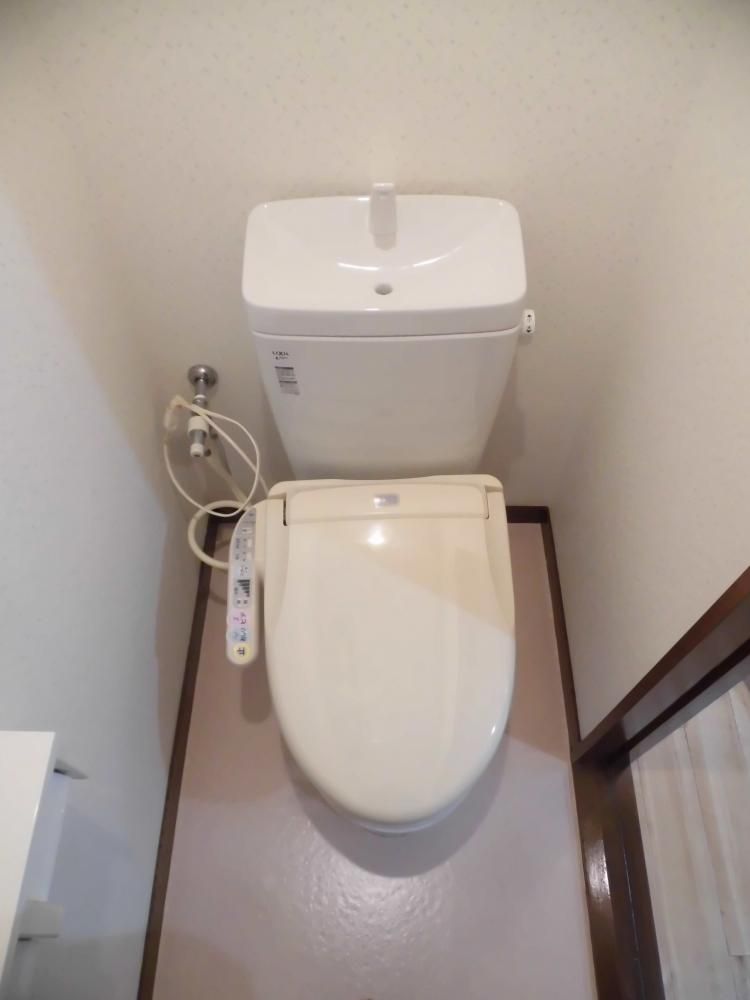 【トイレ】　トイレは温水洗浄便座です♪