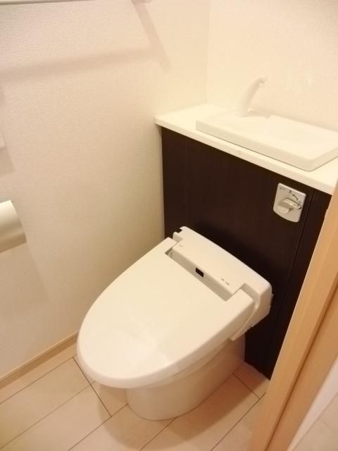 【トイレ】　快適な温水洗浄便座♪※室内写真は同物件他室です