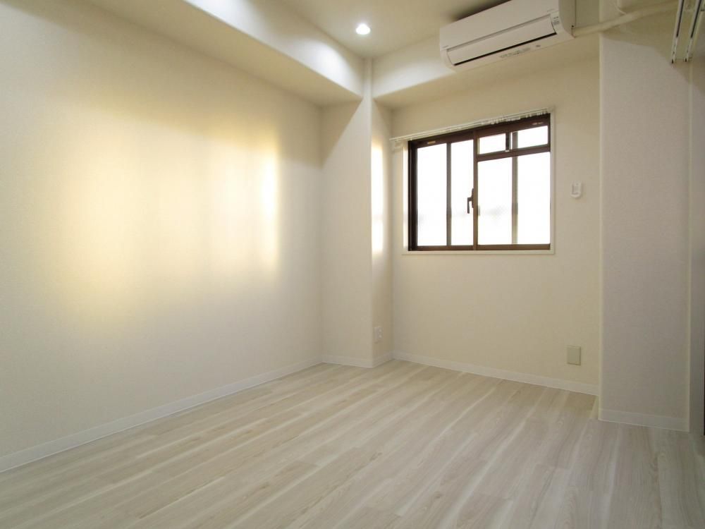 【その他部屋・スペース】　白を基調にした明るいお部屋です♪